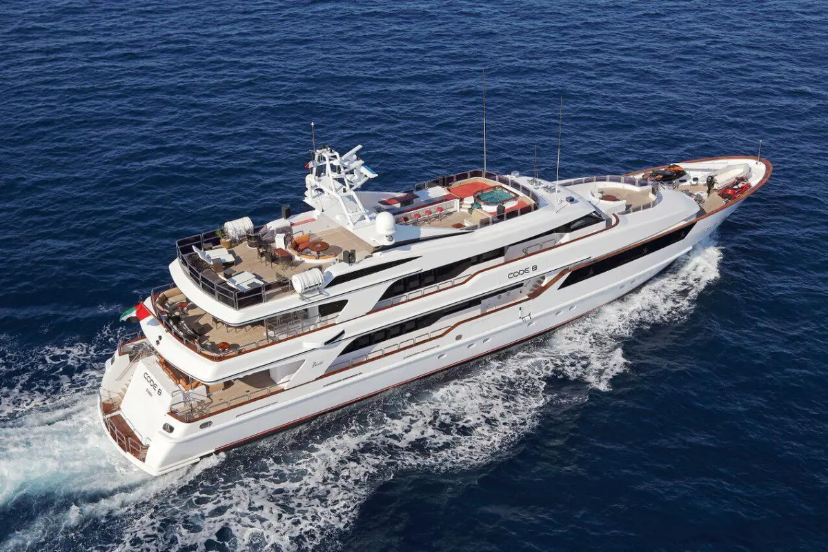 164ft Benetti luxury yacht hire Dubai, aerial view